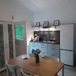 Grimm - Tiny House *